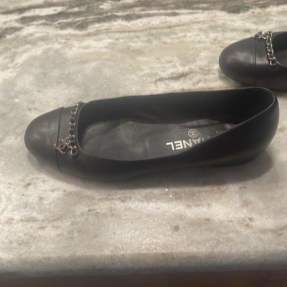 Chanel flats minimal wear cute timeless - Picture 4 of 8